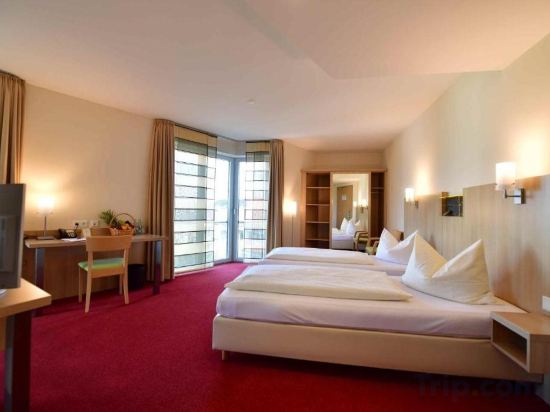 Фото отеля 2