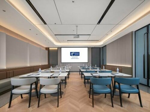 Holiday Inn Express Qingdao City Balcony by Ihg