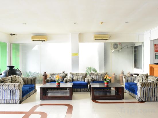 Фото Hotel Caravan
