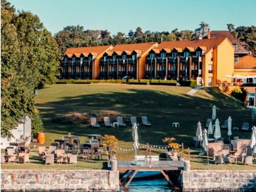 Внешний вид отеля Hotel La Barcarolle в Пранжинсе, фото 2