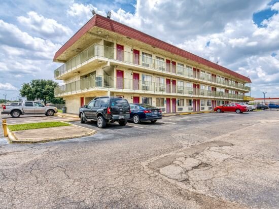 Фото Oyo Hotel Houston Southwest I-69