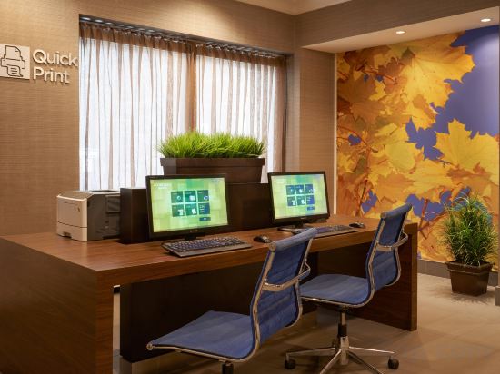 Фото Courtyard by Marriott Toronto Downtown