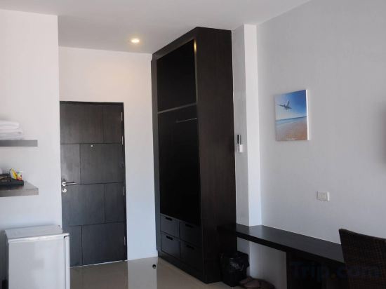 Фото Phuket Airport Place