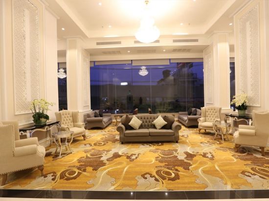 Фото The Bazaar Hotel