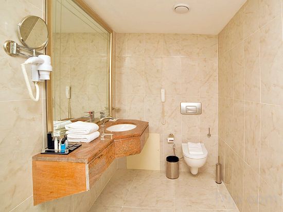 Фото Jasmine Court Hotel & Casino