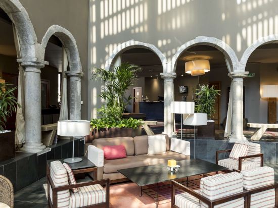 Фото Parador de la Seu d'Urgell