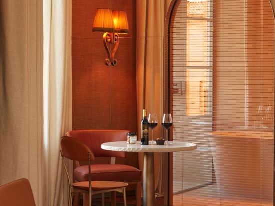 Фото Mondrian Bordeaux Les Carmes