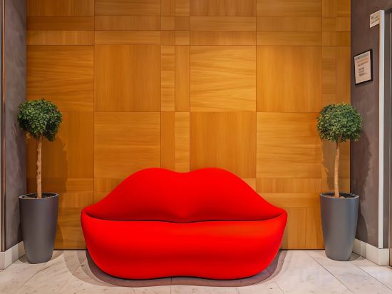 Фото Hotel White