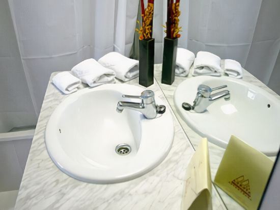 Фото Aparthotel Atenea Barcelona