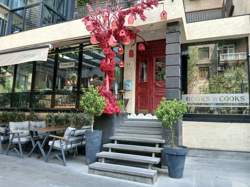 Bookstore Books and Cooks, Yerevan, photo