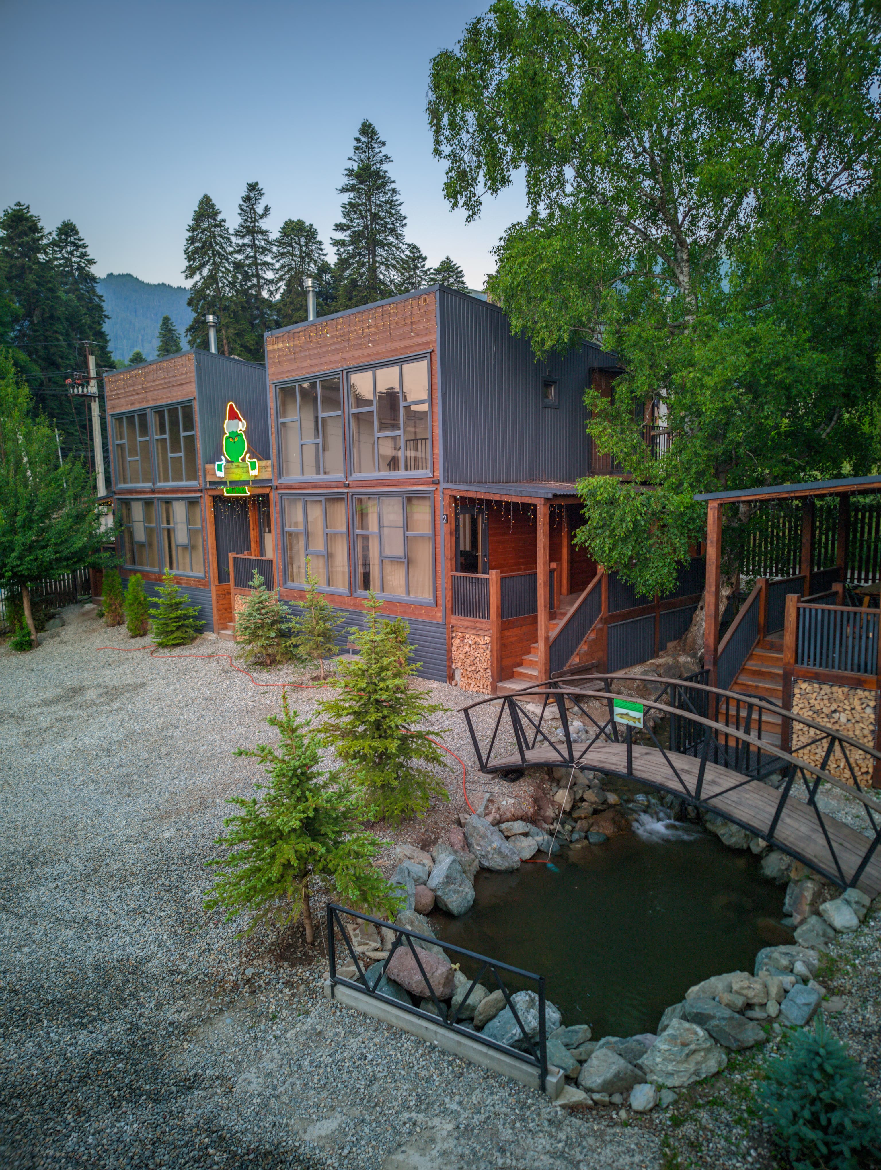 Фото отеля 2