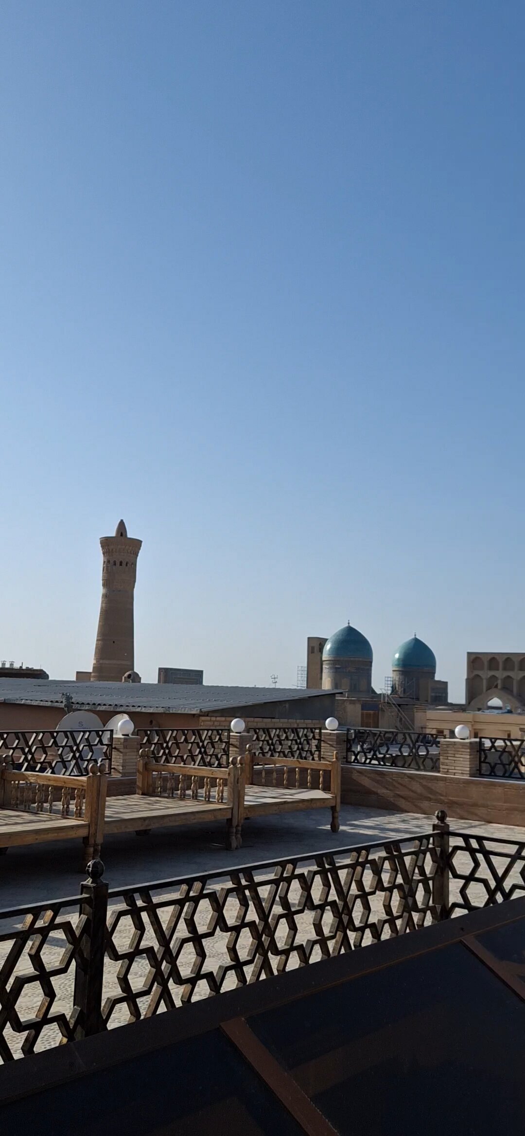 Фото Suzangaron Hotel