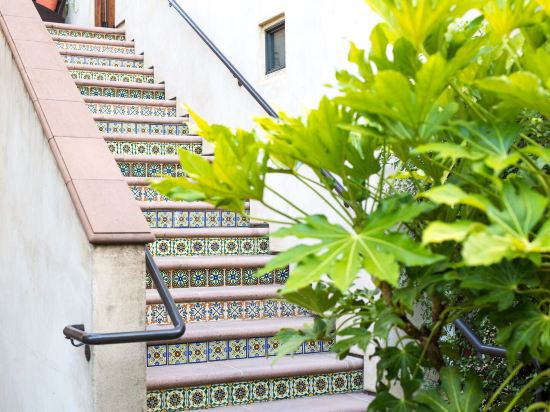 Фото North Block Hotel