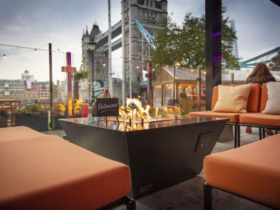 Фото The Tower Hotel