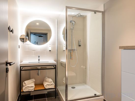 Фото Best Western M Treize Paris Asnieres