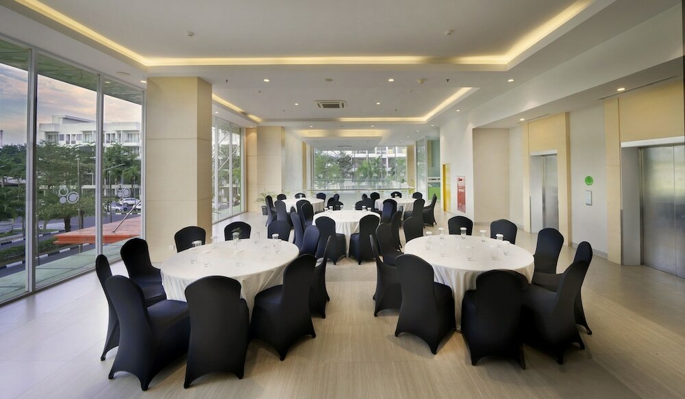 Фото Zest Hotel Harbour Bay