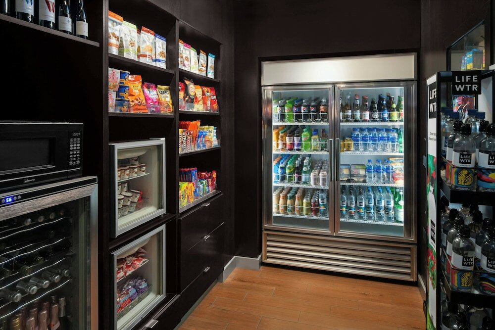 Фото Courtyard by Marriott Los Angeles Burbank Airport