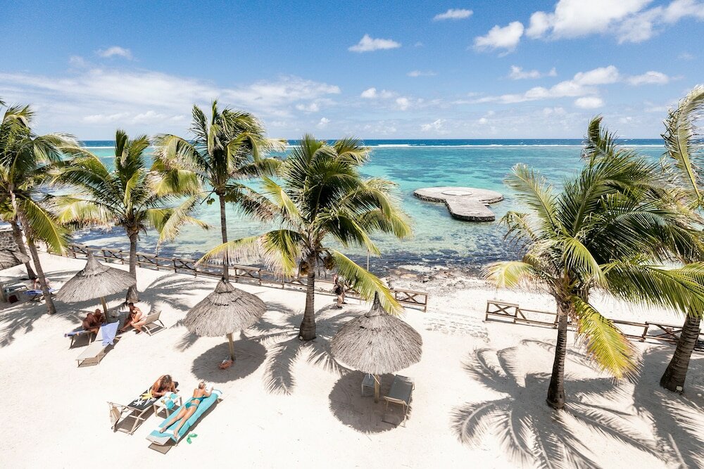 Фото Le Peninsula Bay Beach Resort