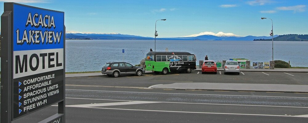 Фото Acacia Lakeview Motel