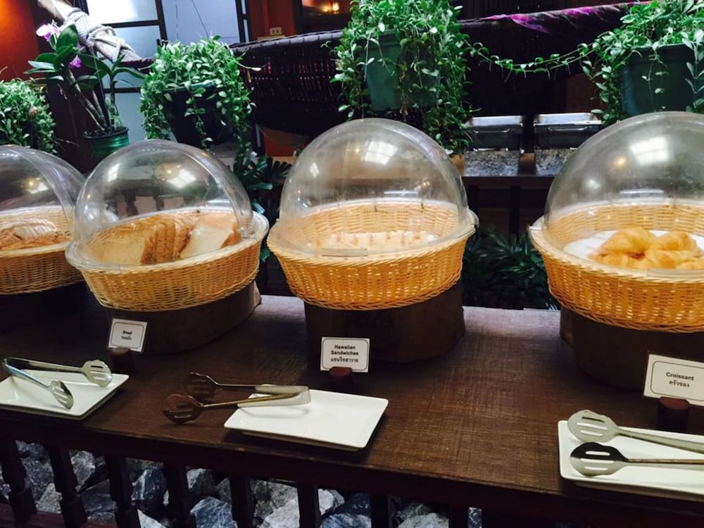 Фото Birds and Bees Resort