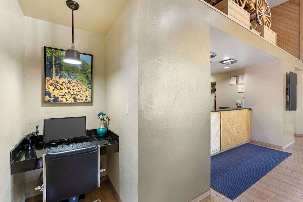 Фото Best Western Sawmill Inn