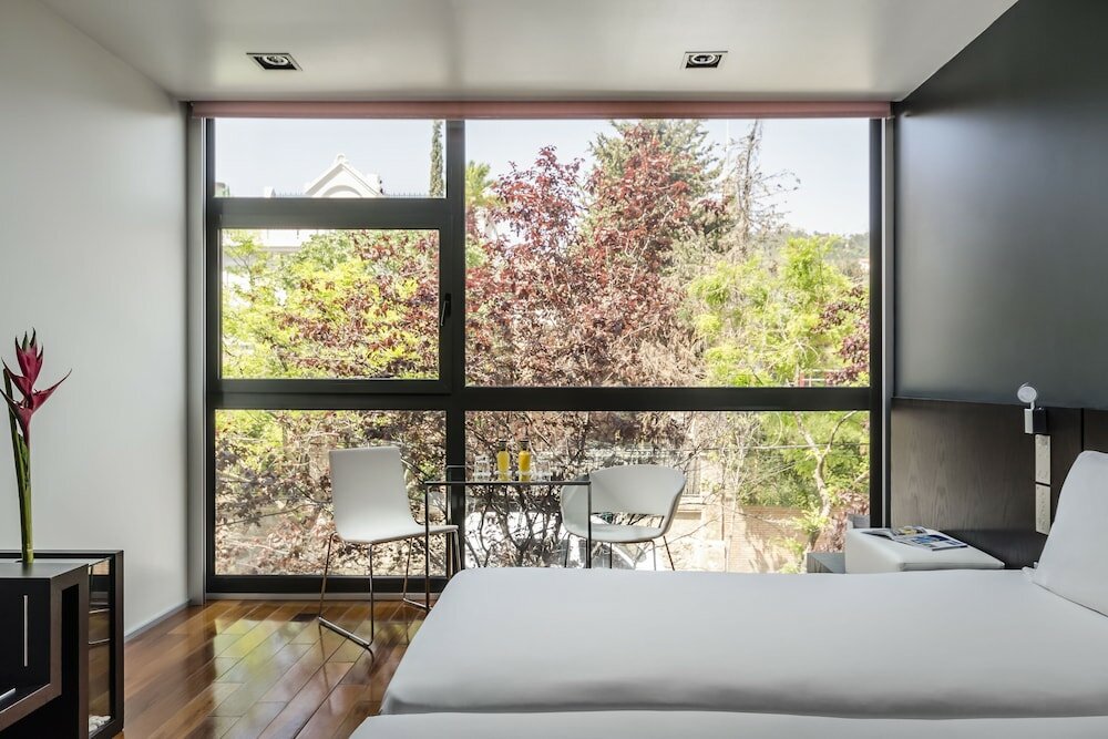 Фото Ikonik Angli