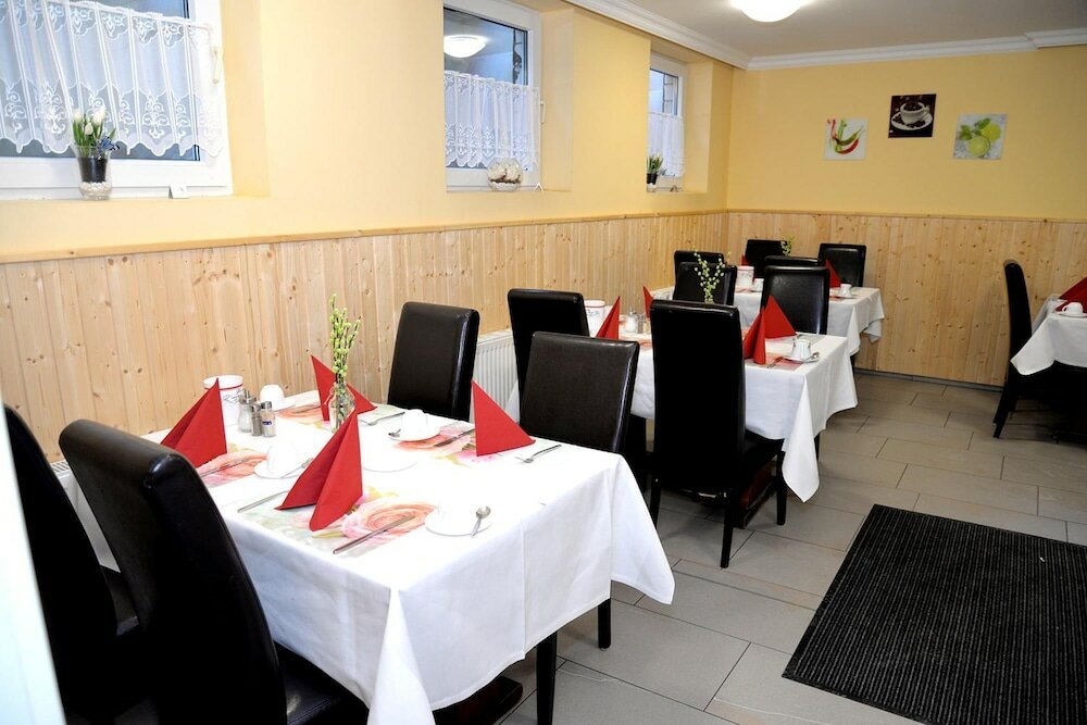 Фото Hotel Neugrabener Hof