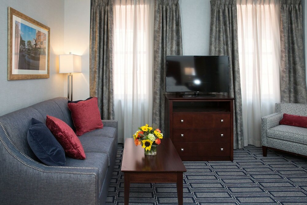 Фото Hampton Inn & Suites Providence Downtown