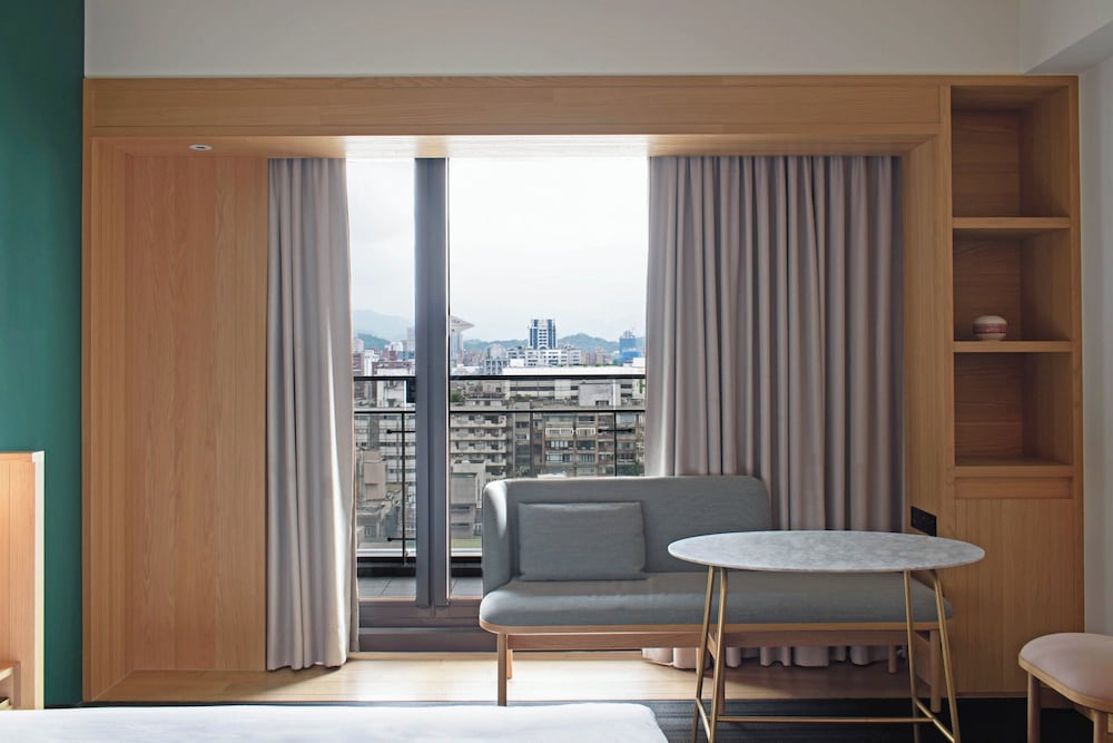 Фото Kimpton Da An Hotel