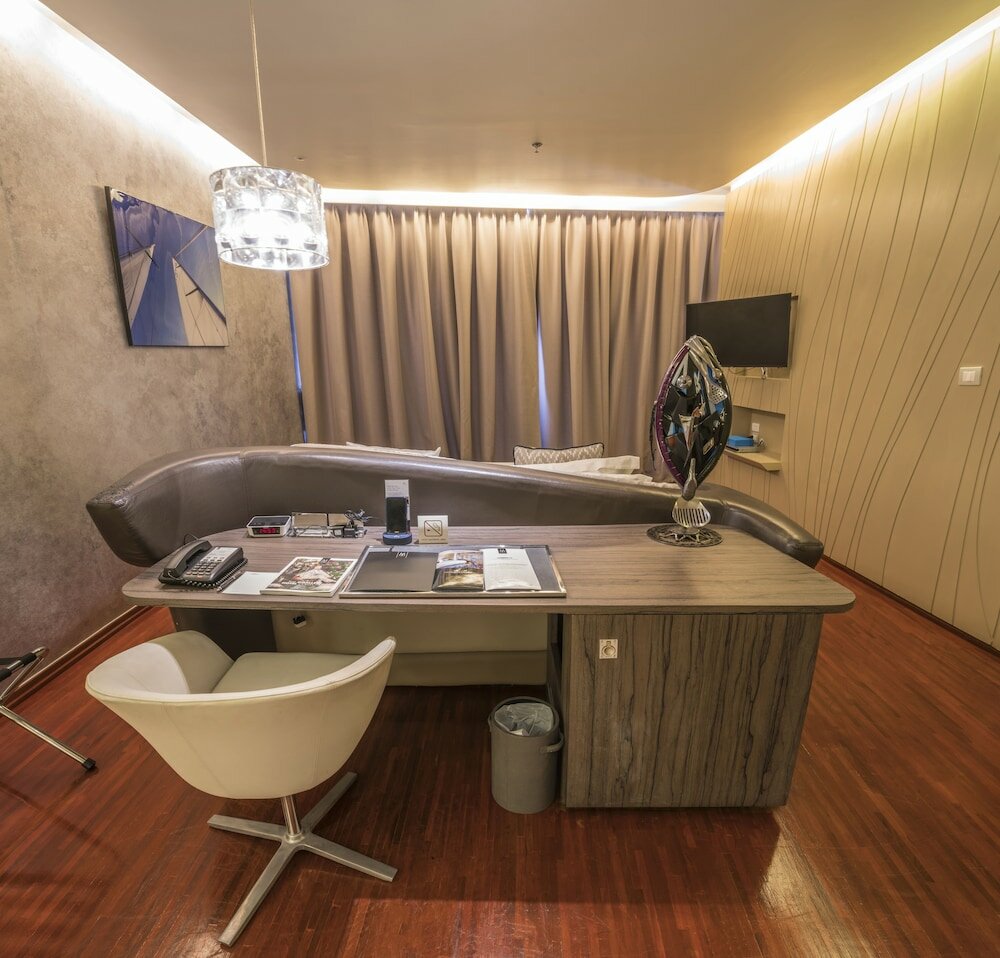 Фото Hotel Baraquda Heeton Pattaya