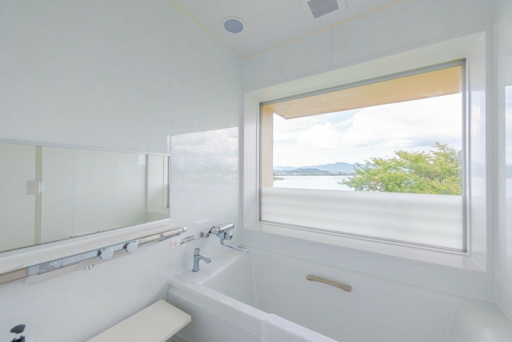 Фото Lakeside Hot Spring Hotel Kunibiki