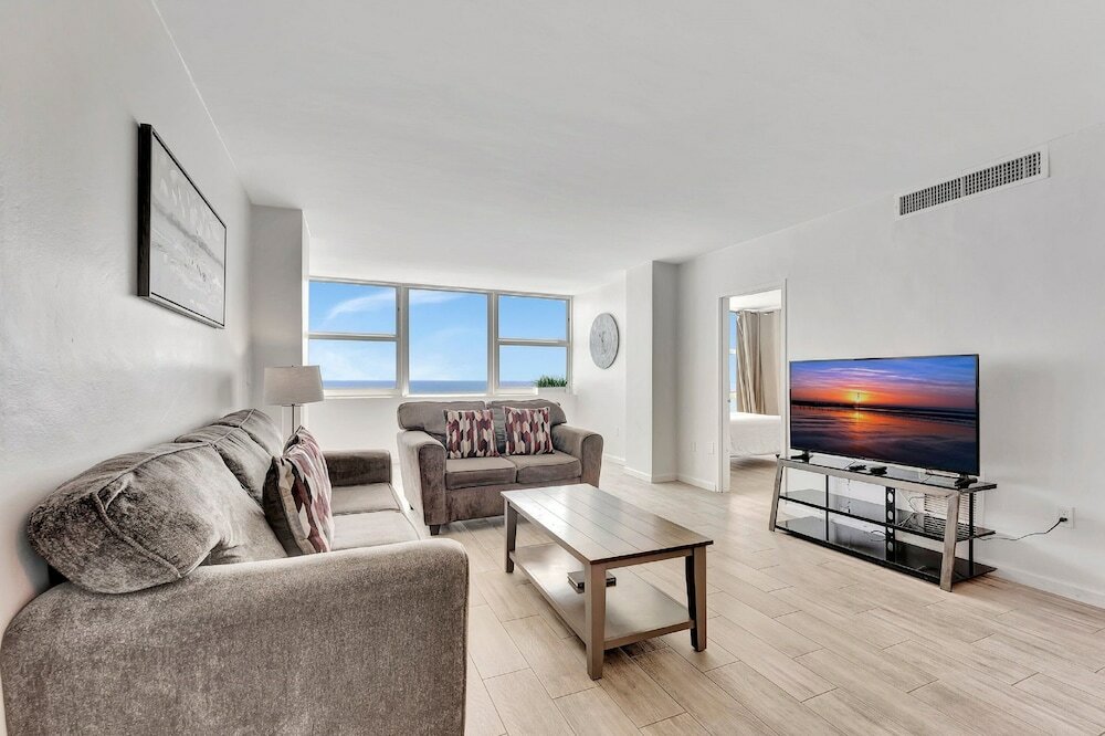 Фото Ocean Manor Beach Hotel