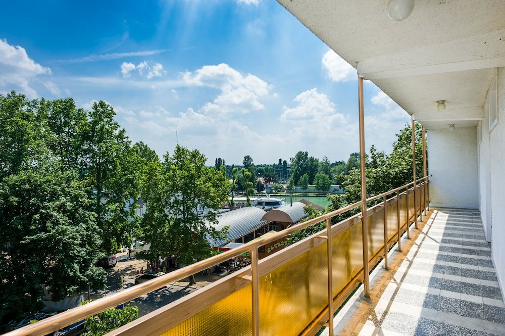 Фото Ce Napfény Hotel