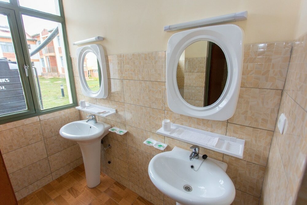 Фото Cenetra Hotel