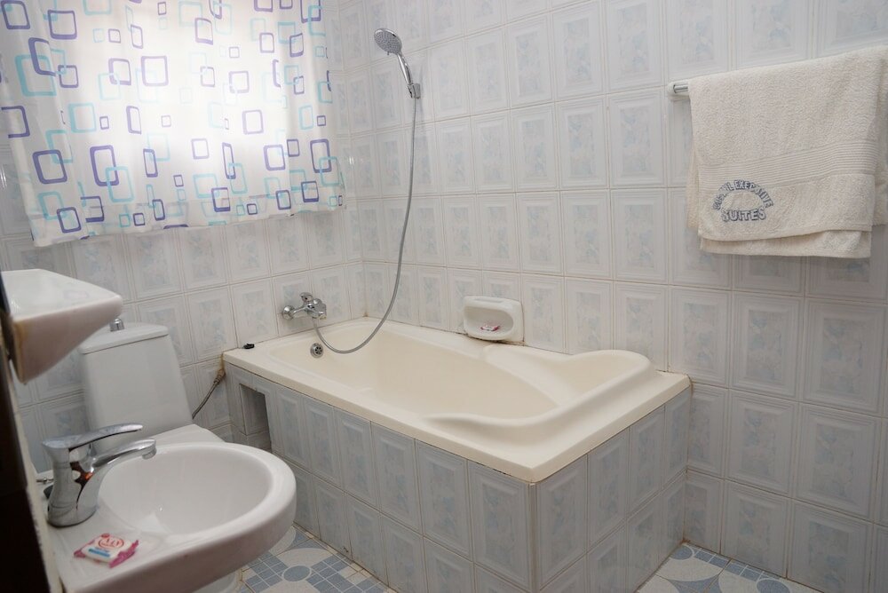 Фото Entebbe Travelle'rs Inn