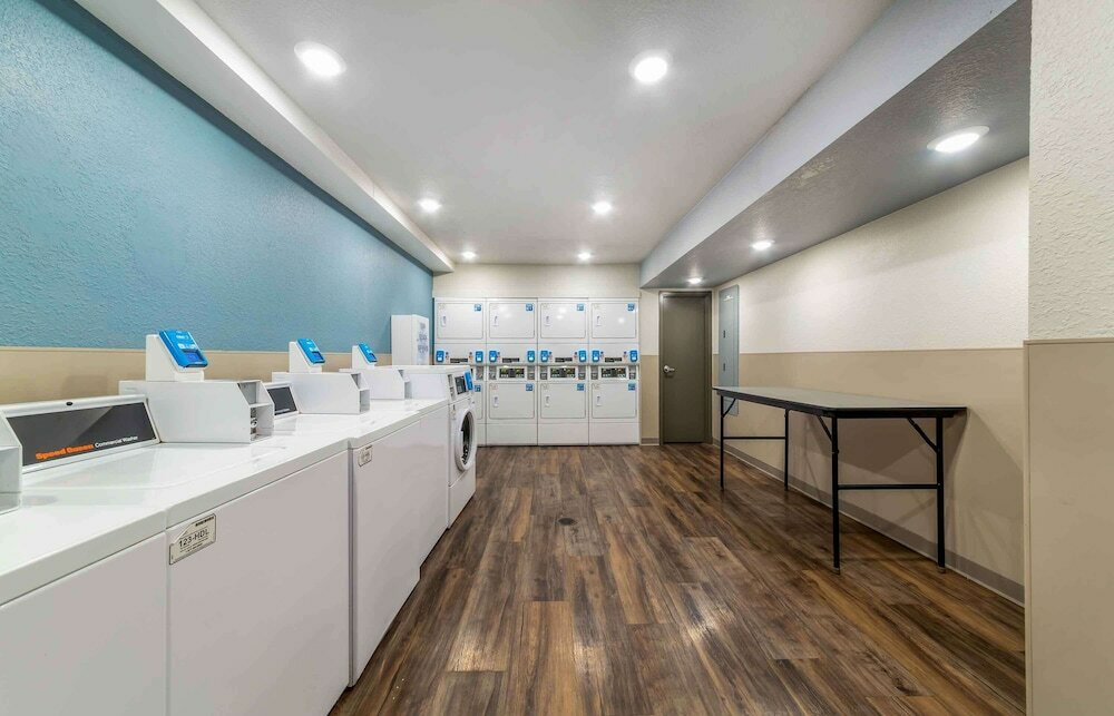 Фото WoodSpring Suites Deerfield Beach