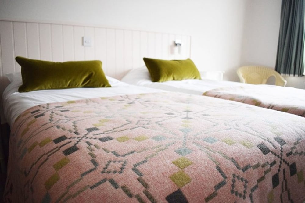 Фото The Knoll House