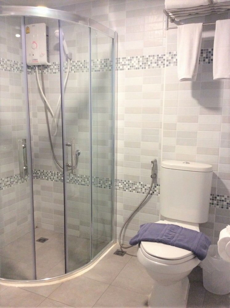 Фото Ratana Hotel