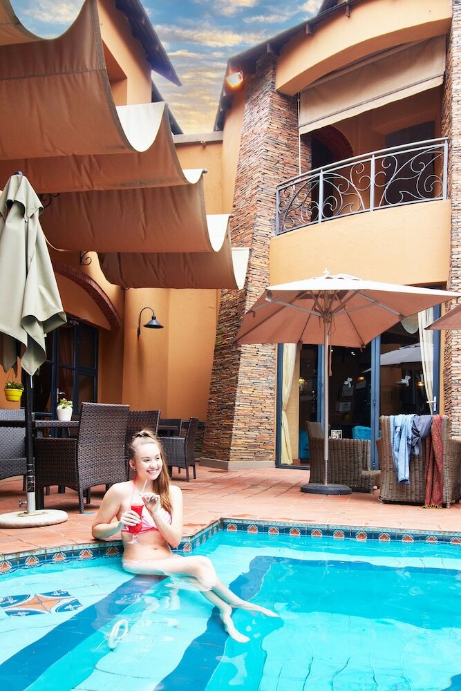 Фото Royal Elephant Hotel & Conference Centre