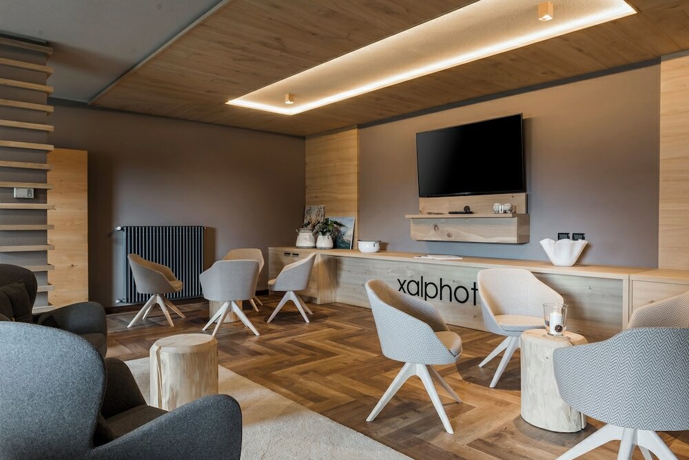 Фото X Alp Hotel