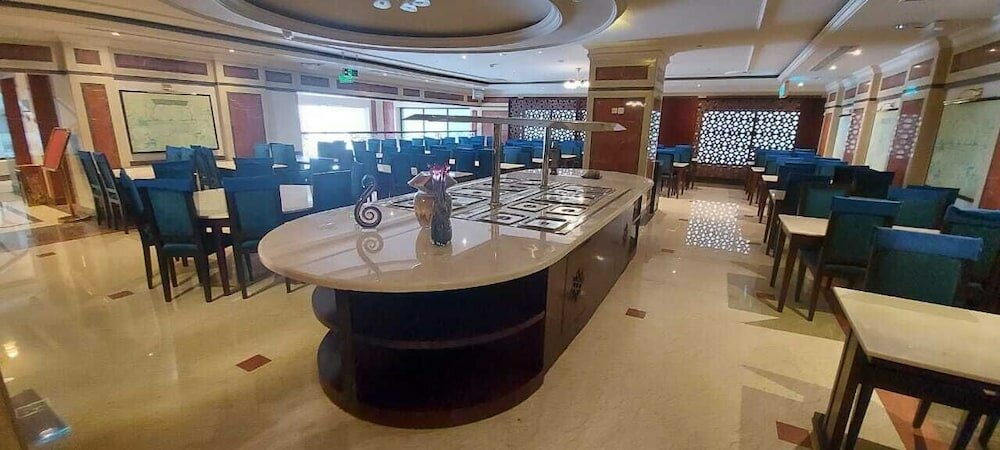 Фото Rotana Al Mesk Hotel