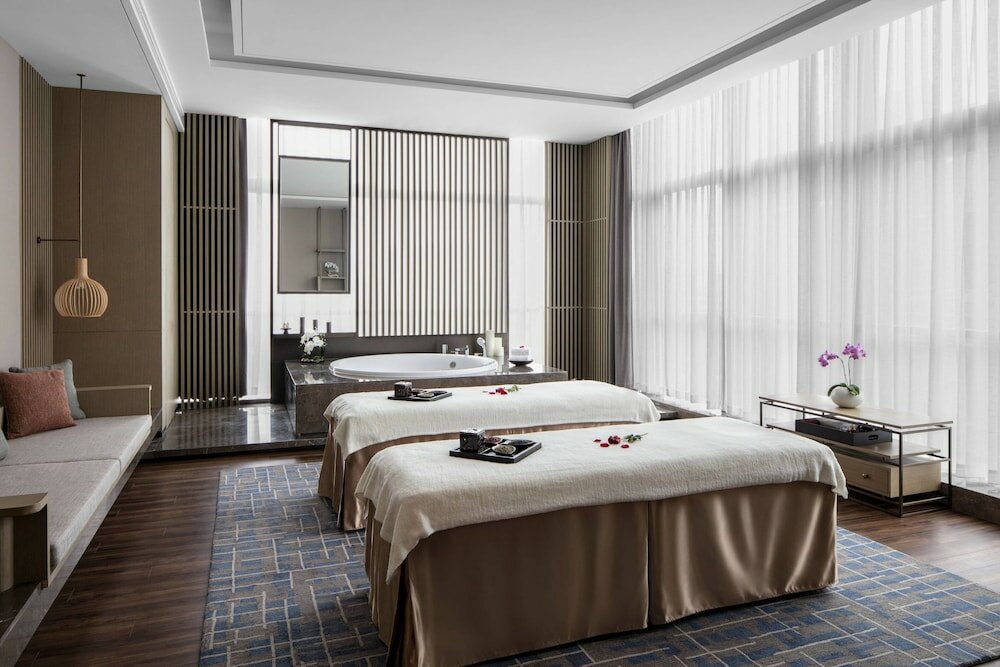 Фото Zhangjiagang Marriott Hotel