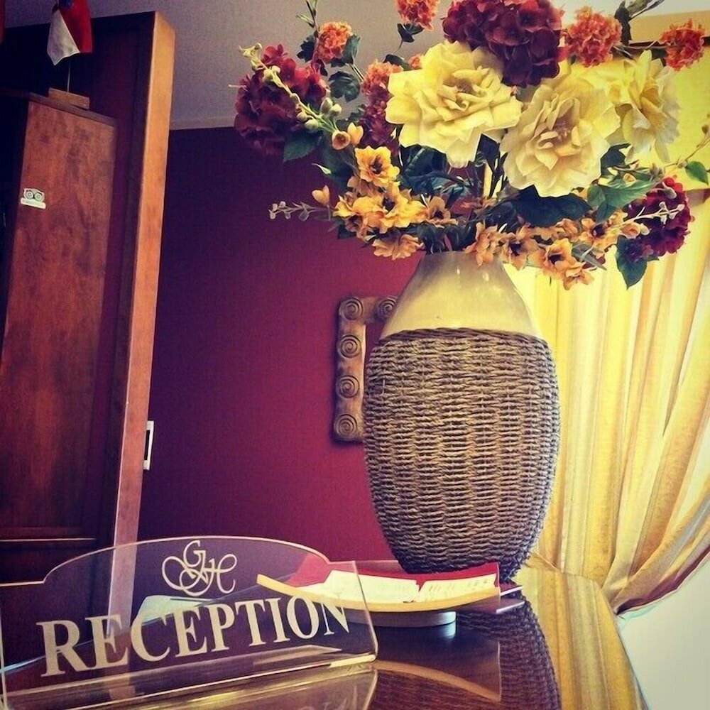 Фото Greta Rooms Hotel