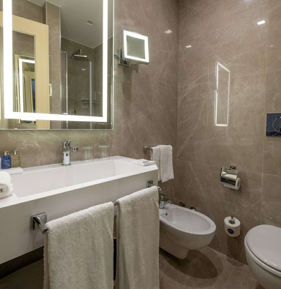 Фото Radisson Blu Ghr Hotel, Rome