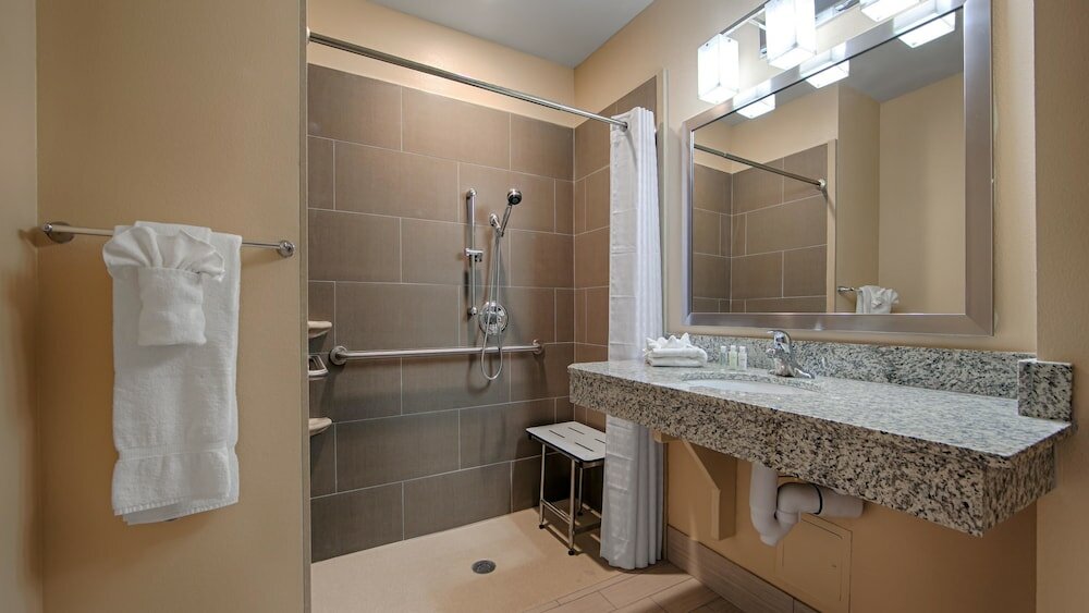 Фото Best Western Plus Desert Poppy Inn