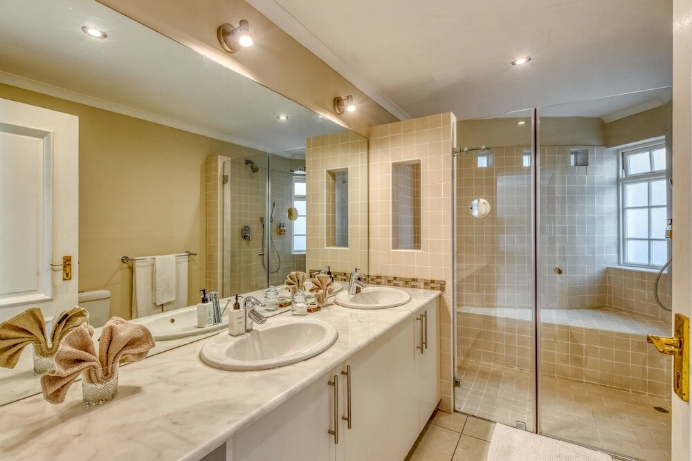 Фото Manor on the Bay