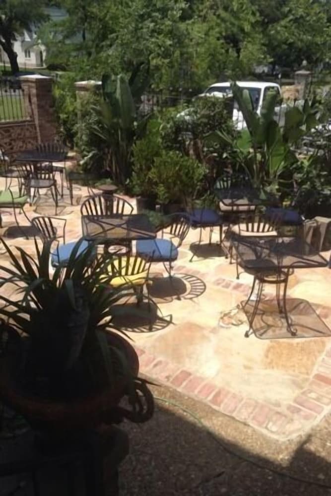 Фото Stay Fairfield - Fairfield Place and Fairfield Manor Bed & Breakfast