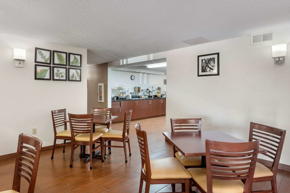 Фото Sleep Inn DeWitt - Lansing North