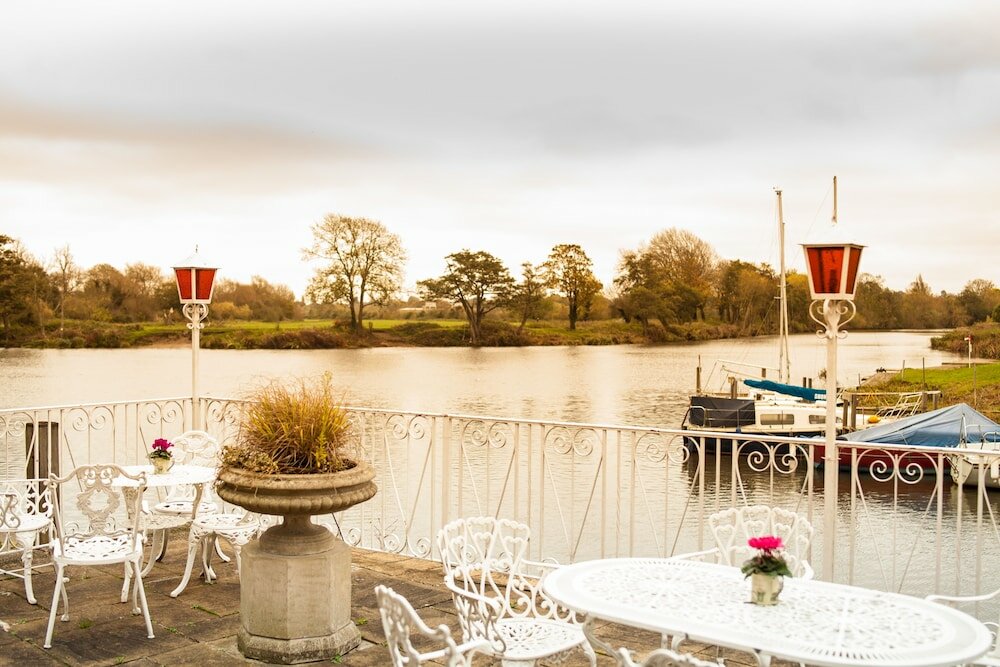 Фото Warren Lodge Hotel