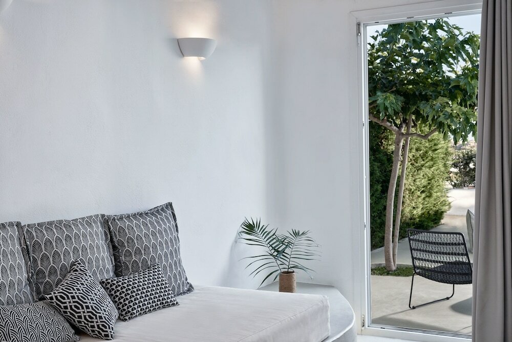 Фото Naxian Utopia Luxury Villas & Suites